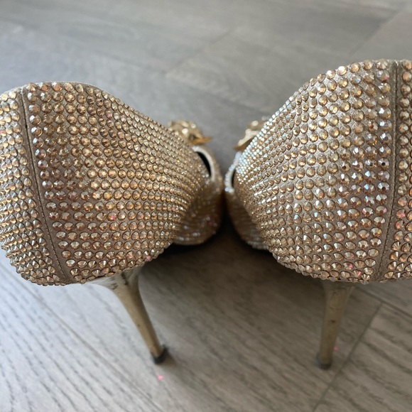 VERSACE Gold crystal Palazzo Medusa pumps - Picture 3 of 7